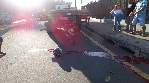 Motociclista morre após bater na traseira de caminhão quebrado - Foto 1 de 20