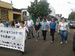 Passeata reúne cerca de 100 pessoas nas ruas de Descalvado - Foto 5 de 10